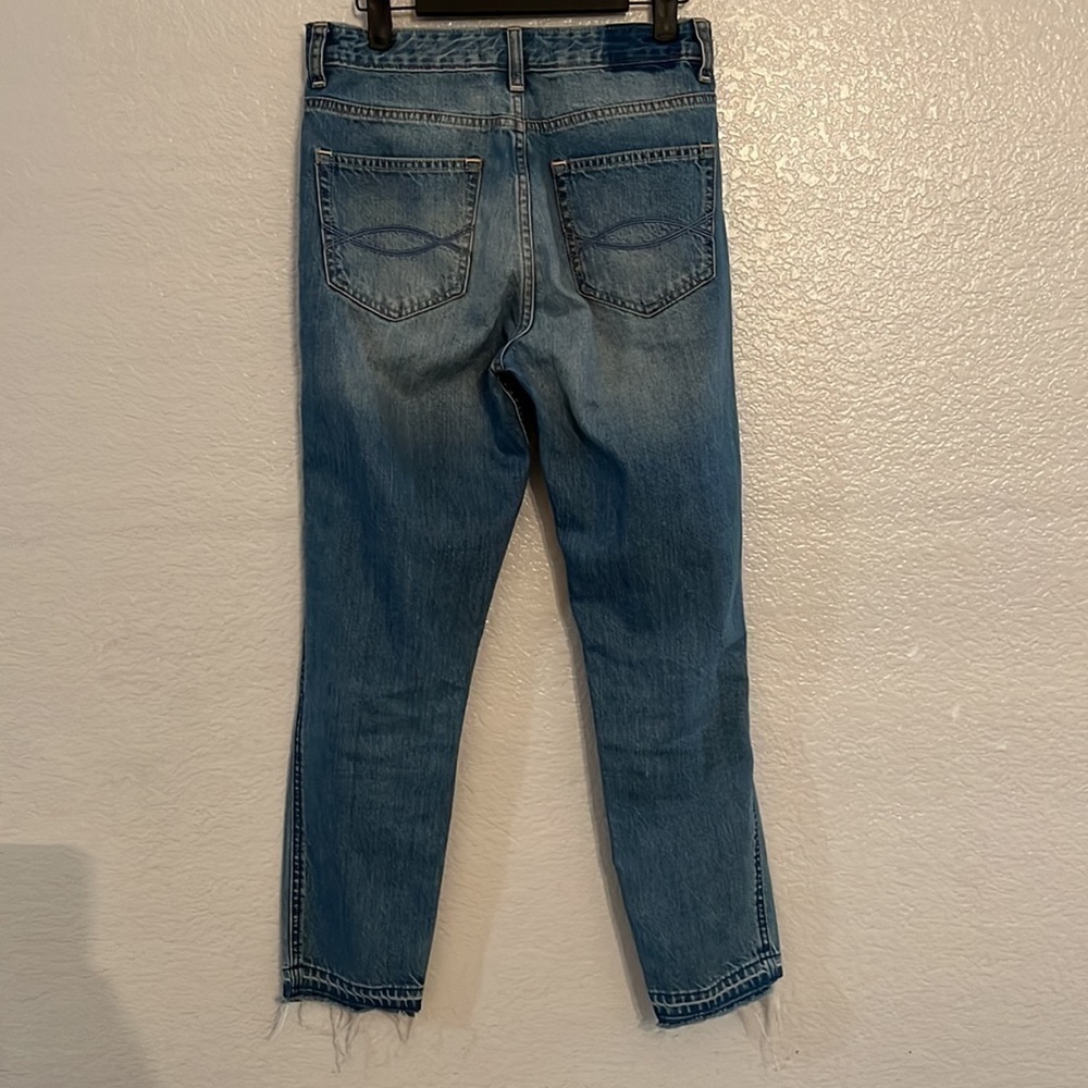 Abercrombie & Fitch Signature Distressed Jeans - Picture 2 of 5